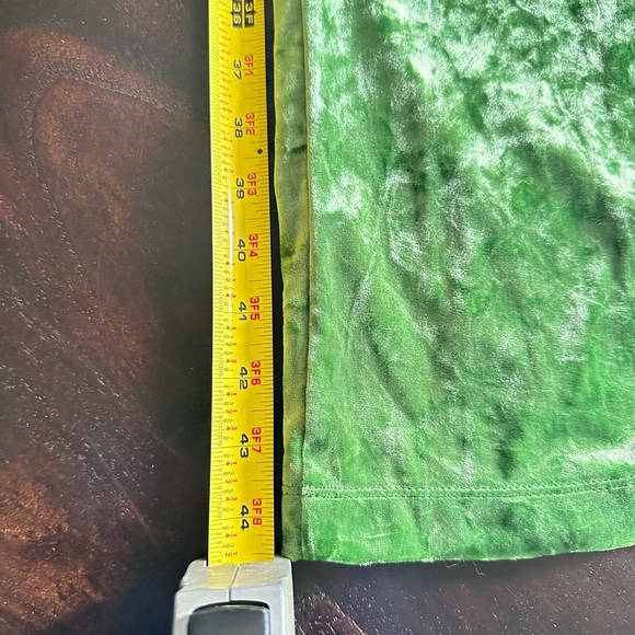 Stunning velvet juicy couture, black label, green slacks. - Picture 9 of 10